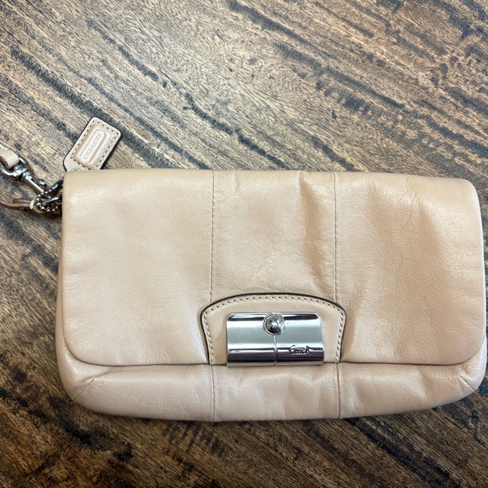 Rare Coach Tan/Nude Leather Kristen Wristlet Clutch Purse